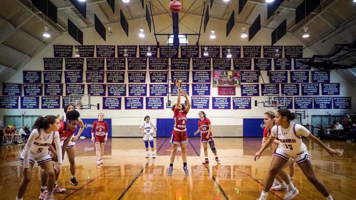 Internátní škola v USA Wilbraham Monson sport basket 1