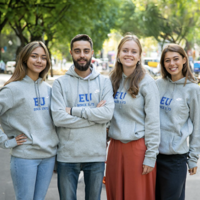 EU Business School – vysoká škola, studenti, merch