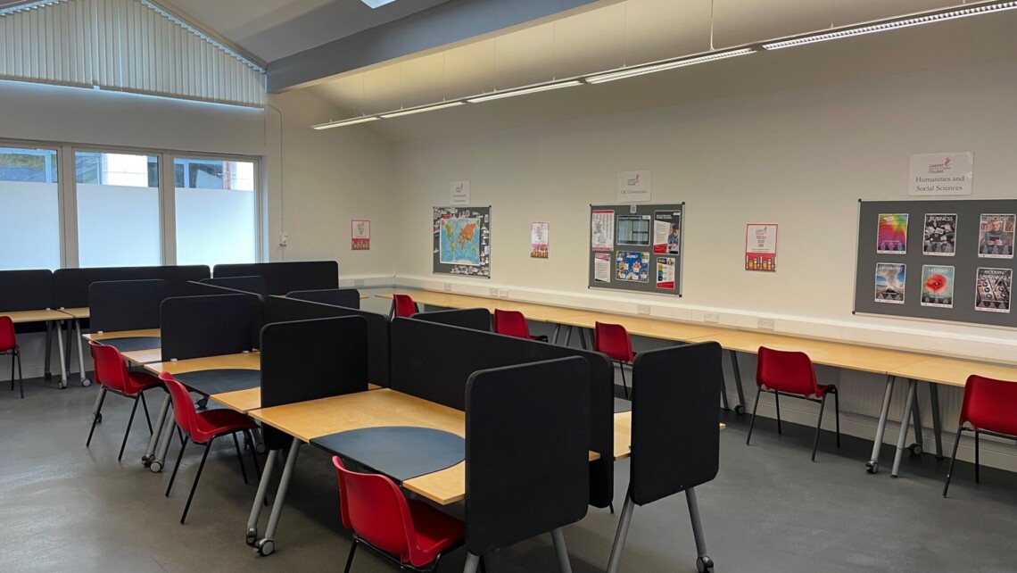 Cardiff Sixth form college Cambridge studovna